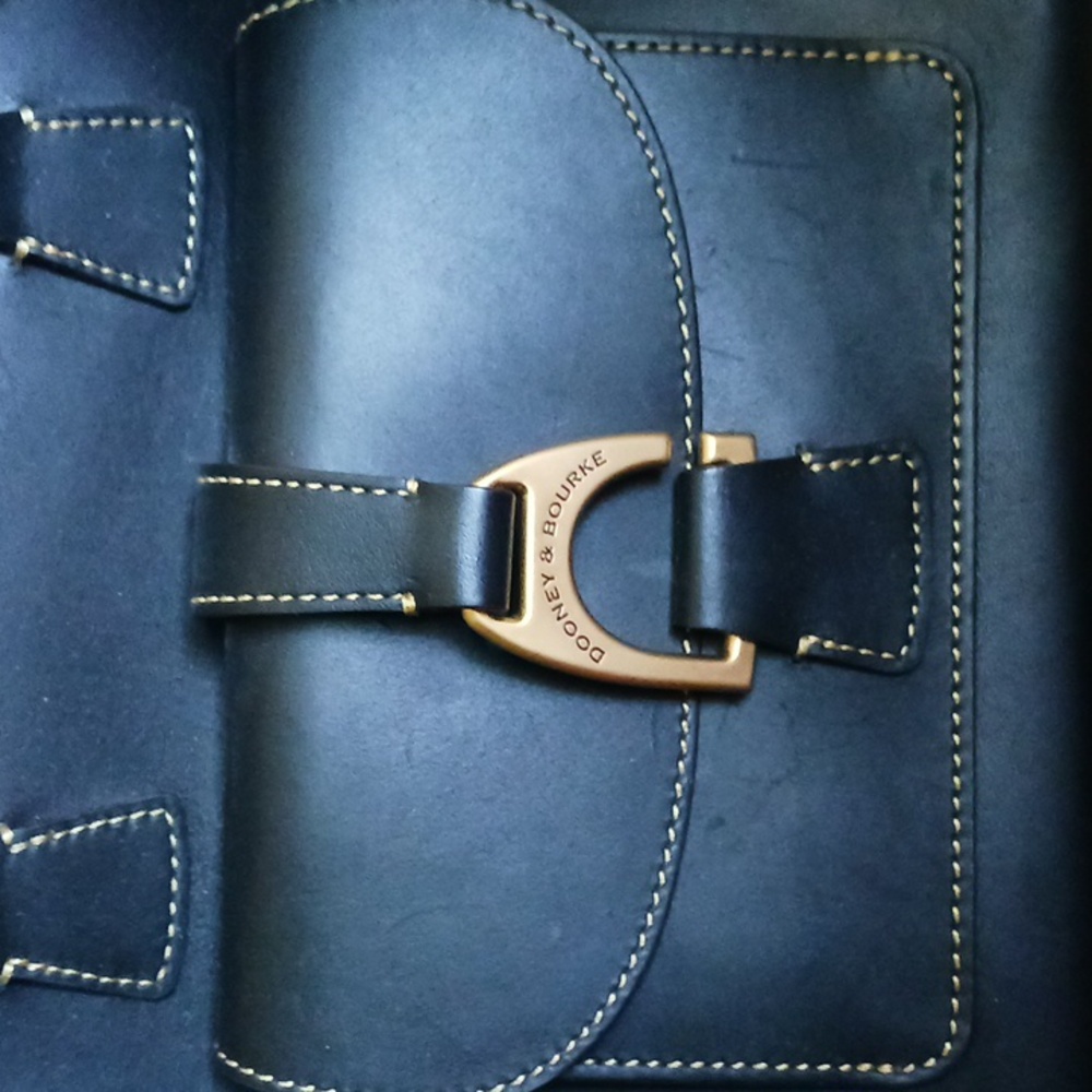 Gorgeous Black Leather Naomi Satchel - Picture 6 of 11